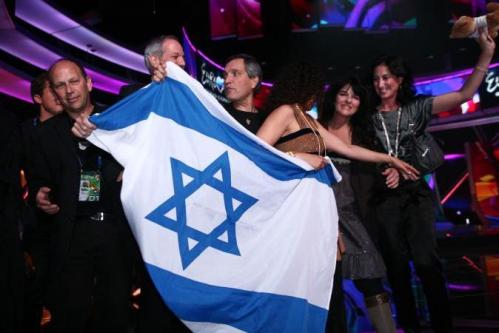 Israeliska delegationen blev jublande glada när de ropades upp som en av tio finalister!
